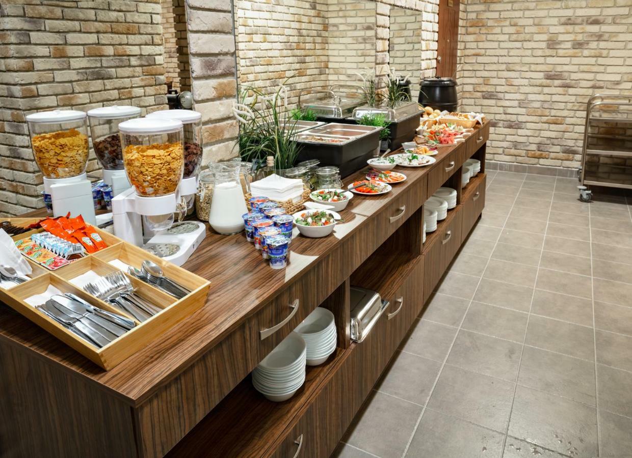 Hotel Lublin Kültér fotó