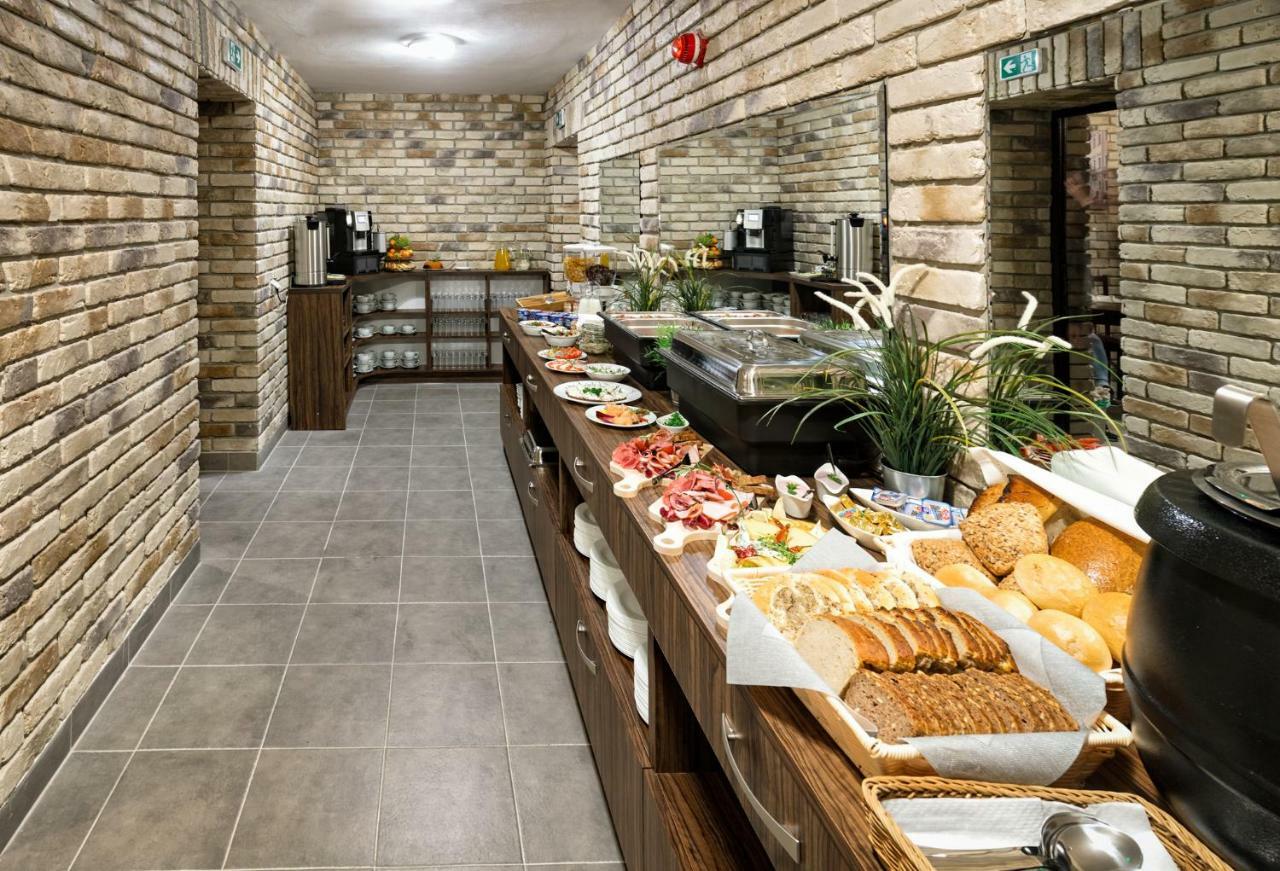 Hotel Lublin Kültér fotó